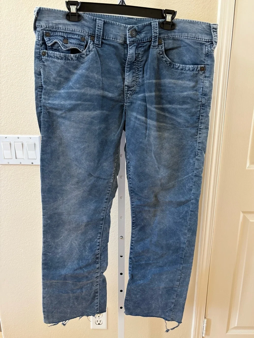 True Religion Ricky Relaxed Straight Jeans in Blue Wash - Size 36